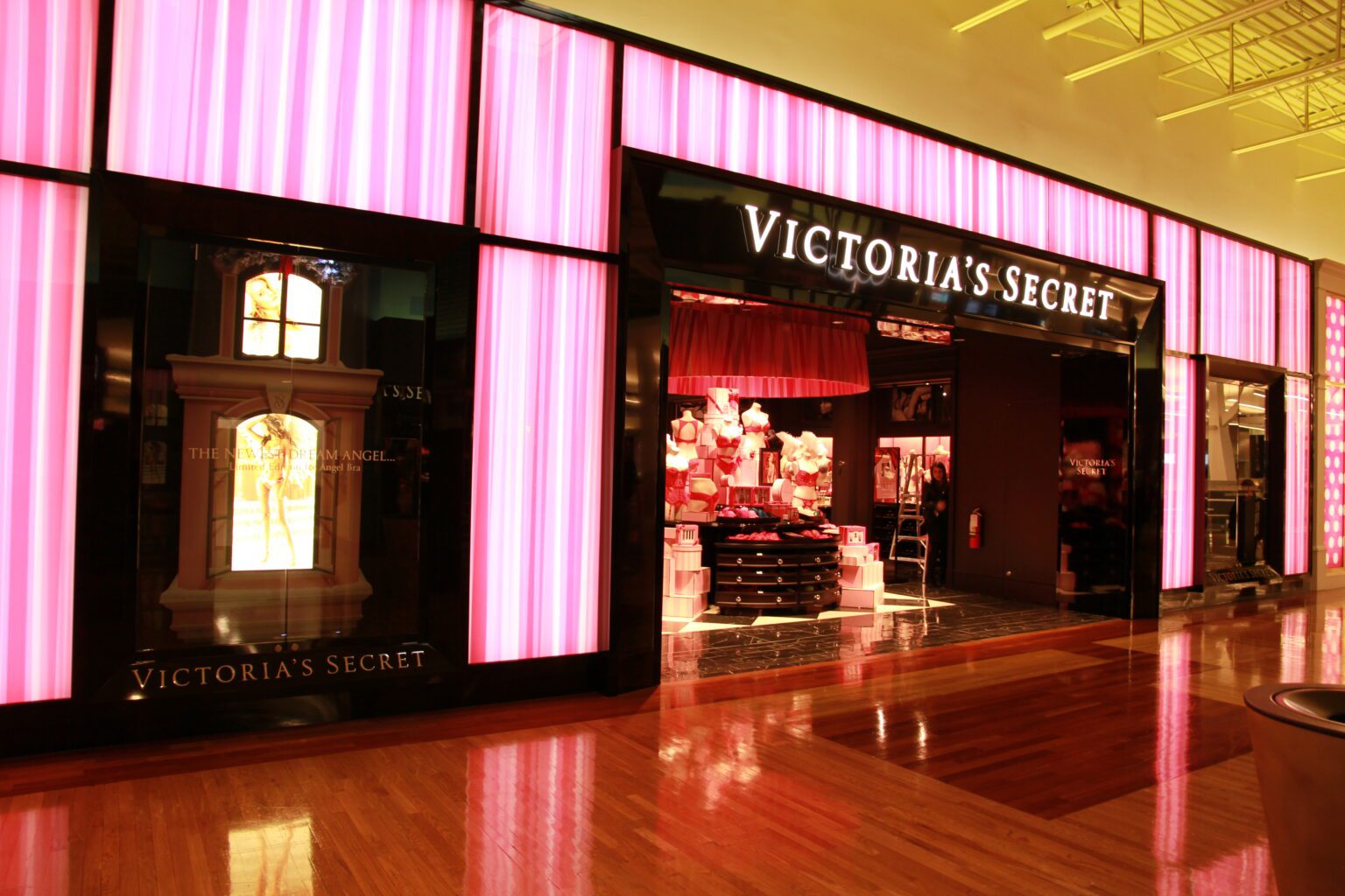 VS-Vaughan Mills-3